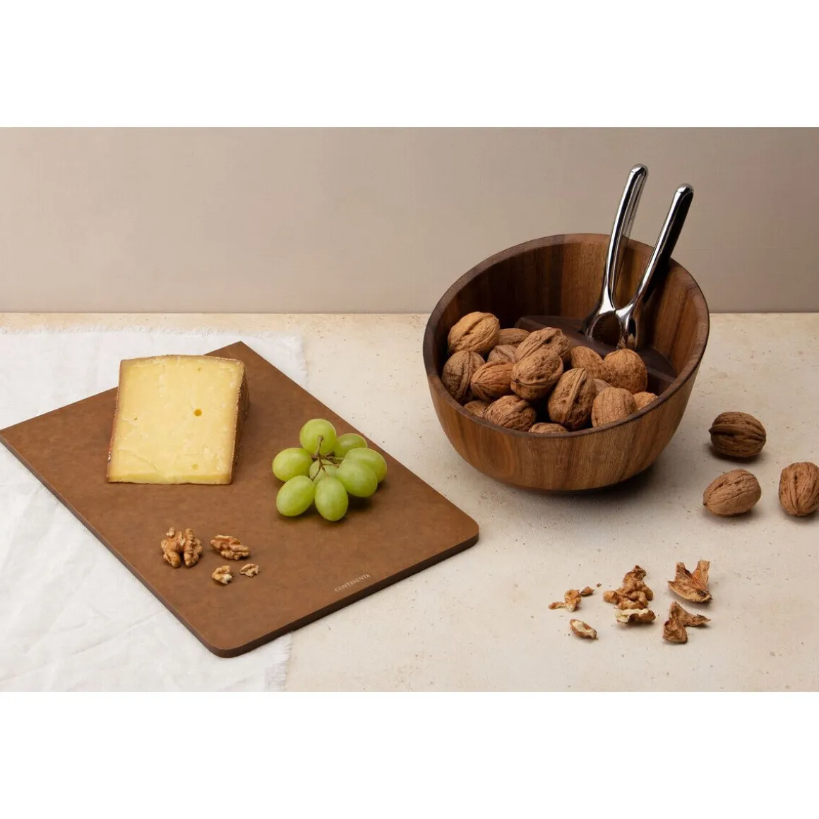 ContinentaNussschale mit Qualitätsknacker 19 cm Akazie