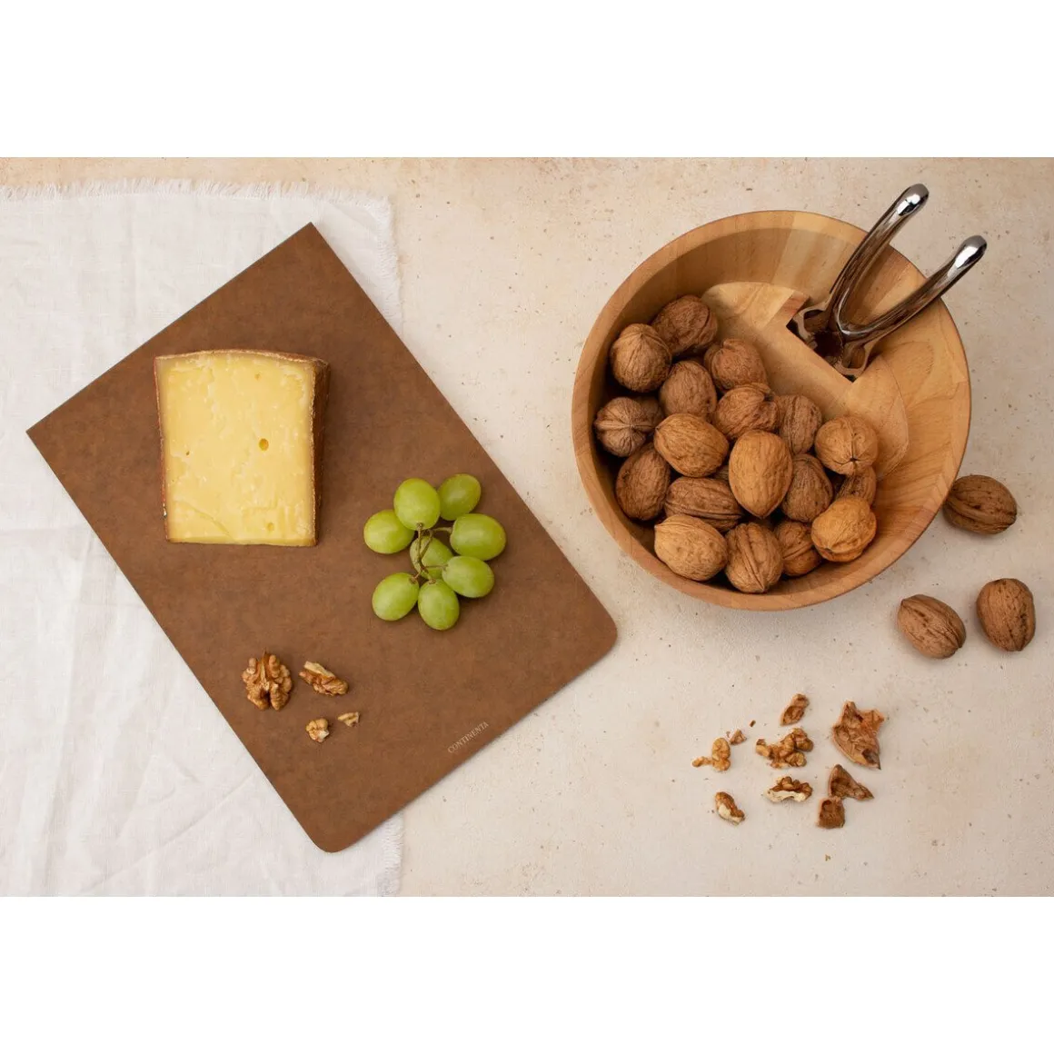 ContinentaNussschale mit Qualitätsknacker 19 cm Gummibaum