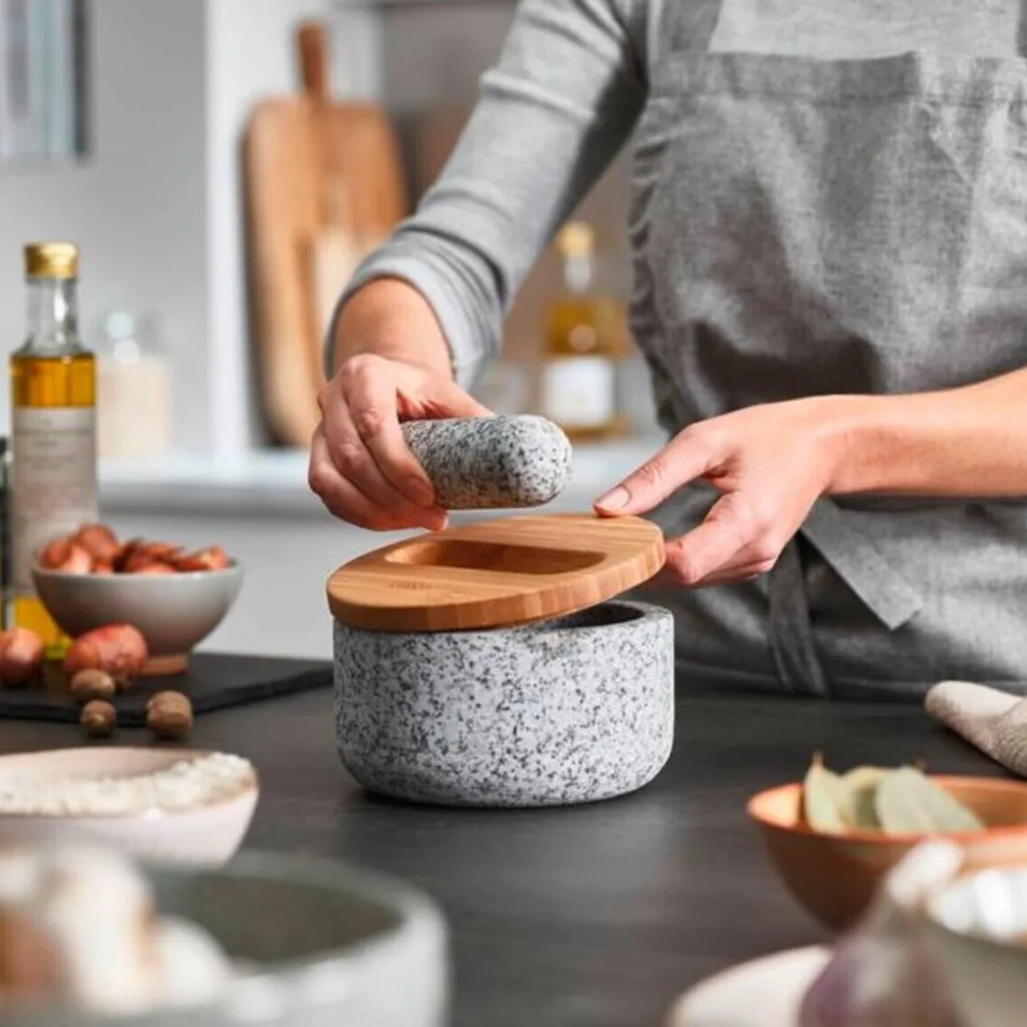 Joseph JosephMörser granit mit Bambusdeckel Dash