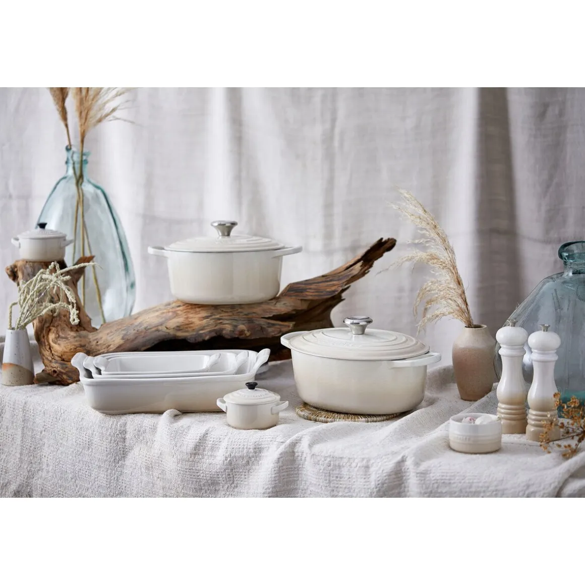 Le CreusetBräter mit Deckel 26 cm Signature Meringue