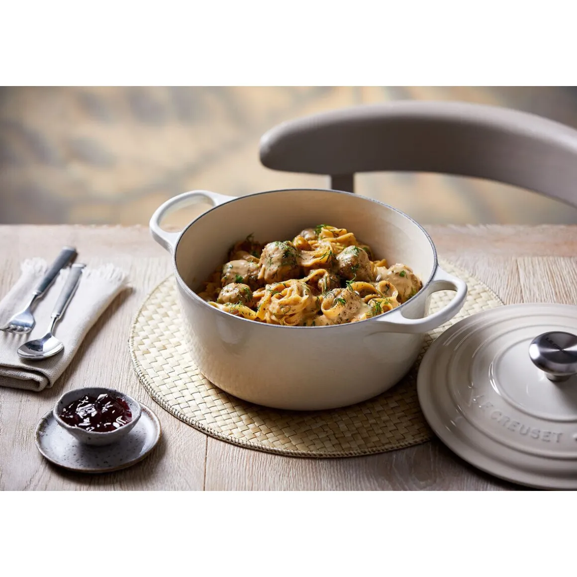 Le CreusetBräter mit Deckel 24 cm Signature Meringue