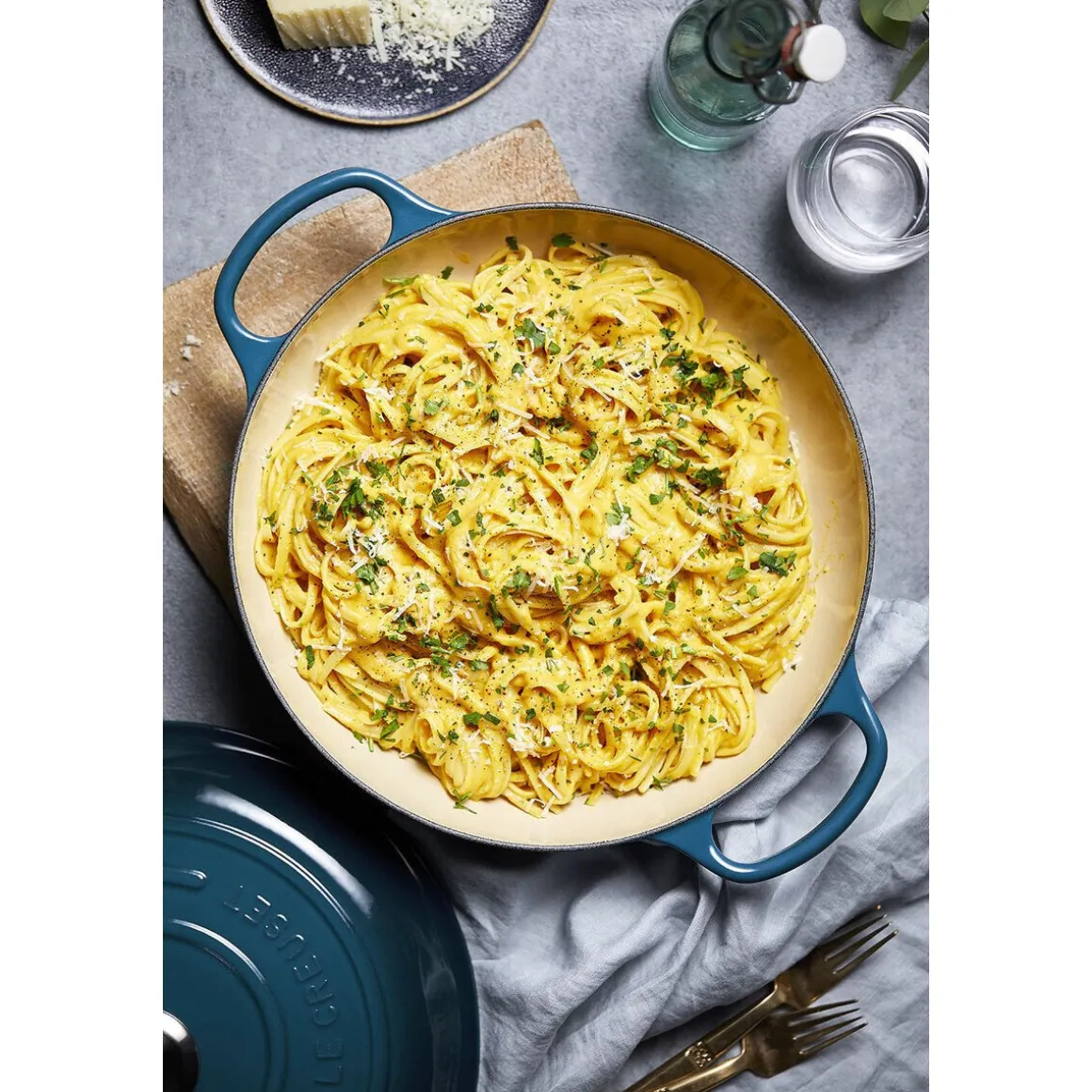 Le CreusetGourmet-Profitopf mit Deckel 30 cm Signature Deep Teal