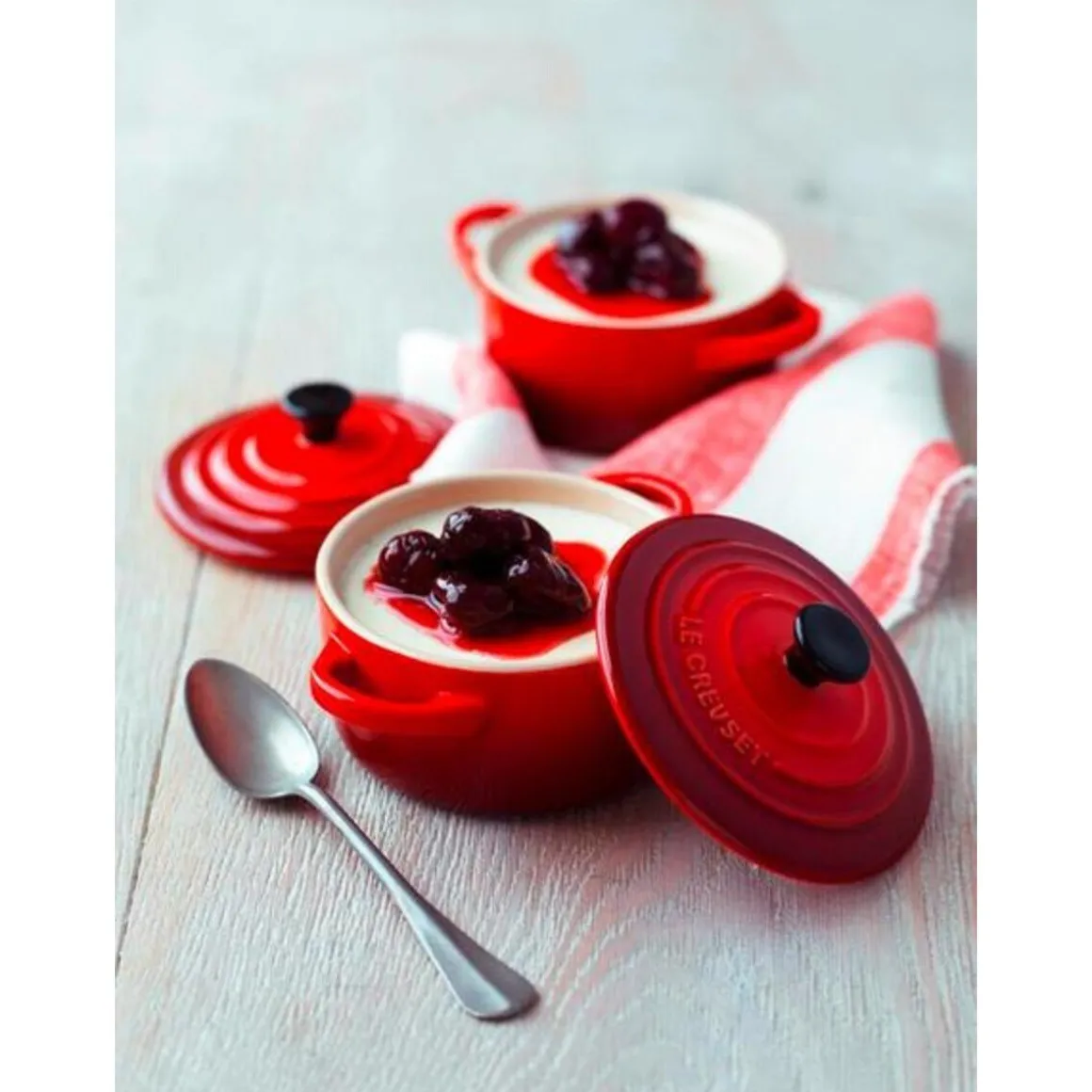 Le CreusetMini Cocotte 4er-Set Kirschrot
