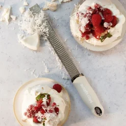 MicroplaneZester-Reibe 32 cm Premium Classic kaschmir beige