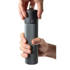 PeugeotPfeffermühle 22 cm Line carbon