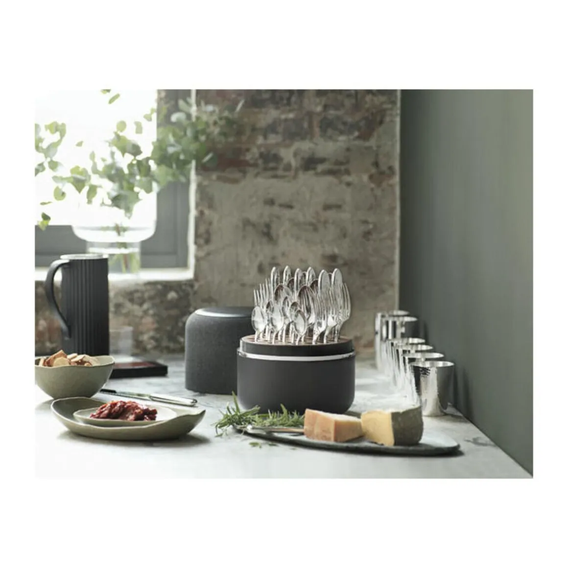 Robbe & BerkingThe Box - Belvedere 150 g versilbert inkl. 24-tlg Besteckset