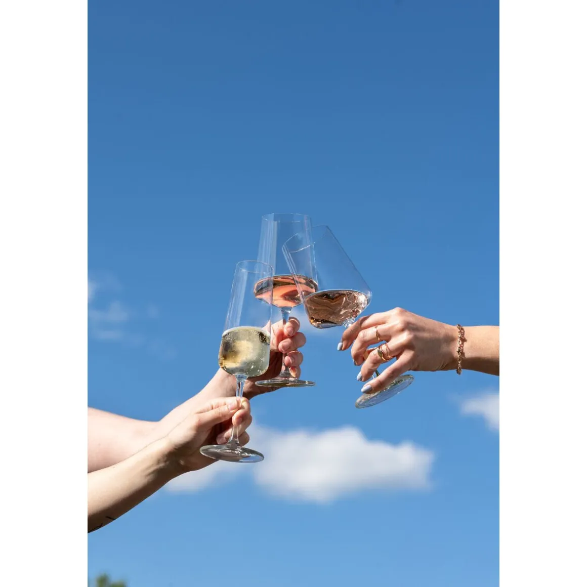 Schott ZwieselWeißweinglas 4-tlg. MioVino mit Moussierpunkt klar