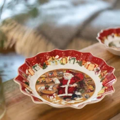 Villeroy & BochSchale 25 cm Toy’s Fantasy Santa liest Wunschzettel